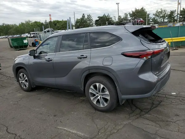 5TDKDRBH3RS531224 2024 TOYOTA HIGHLANDER - Image 2