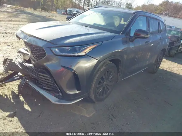 5TDKDRBH3RS531823 2024 TOYOTA HIGHLANDER - Image 2