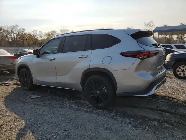 5TDKDRBH3RS531904 2024 TOYOTA HIGHLANDER - Image 2