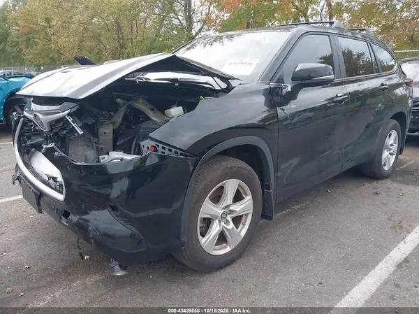 5TDKDRBH3RS536164 2024 TOYOTA HIGHLANDER - Image 2