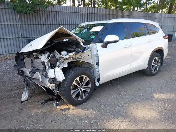 5TDKDRBH3RS536682 2024 TOYOTA HIGHLANDER - Image 2