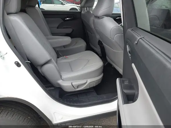 5TDKDRBH3RS548170 2024 TOYOTA HIGHLANDER - Image 8