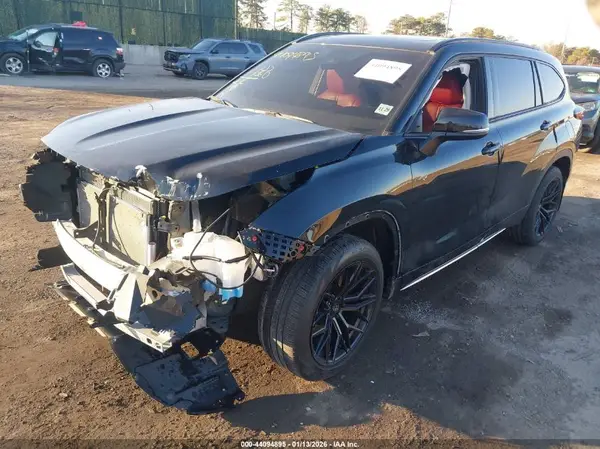 5TDKDRBH3RS550498 2024 TOYOTA HIGHLANDER - Image 2
