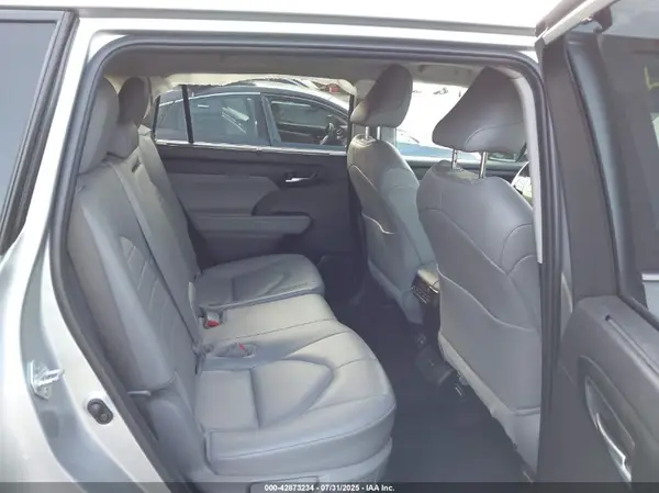 5TDKDRBH3RS554759 2024 TOYOTA HIGHLANDER - Image 8