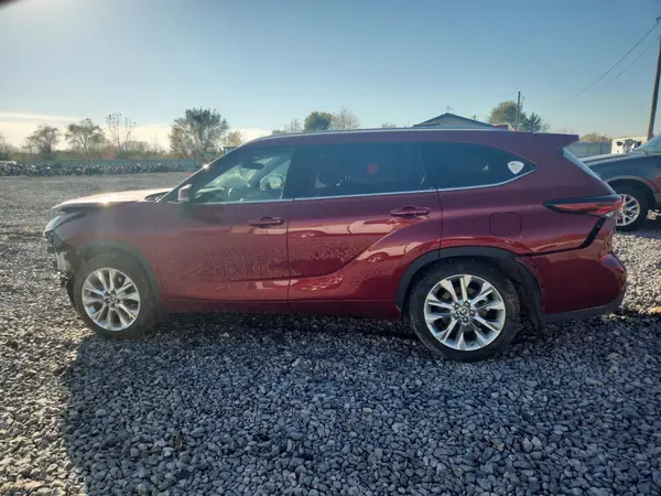 5TDKDRBH3RS555216 2024 TOYOTA HIGHLANDER - Image 2