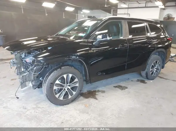 5TDKDRBH3RS556298 2024 TOYOTA HIGHLANDER - Image 2