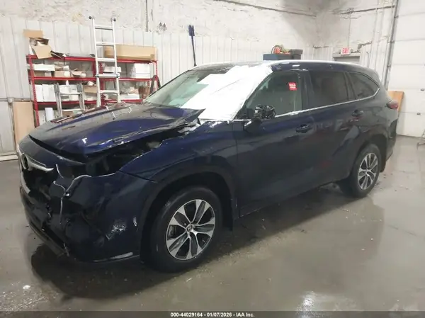 5TDKDRBH3RS556365 2024 TOYOTA HIGHLANDER - Image 2