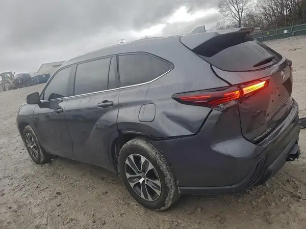 5TDKDRBH3RS560156 2024 TOYOTA HIGHLANDER - Image 2