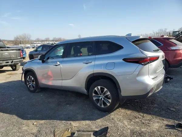 5TDKDRBH3RS565678 2024 TOYOTA HIGHLANDER - Image 2