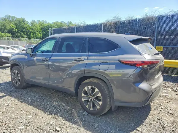 5TDKDRBH3SS576282 2025 TOYOTA HIGHLANDER - Image 2