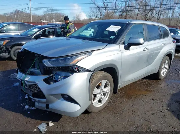 5TDKDRBH3SS582535 2025 TOYOTA HIGHLANDER - Image 2