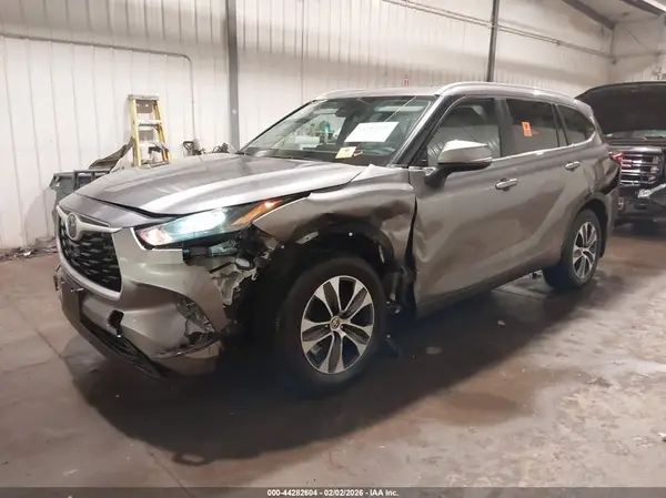 5TDKDRBH3SS588268 2025 TOYOTA HIGHLANDER - Image 2