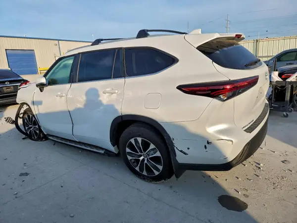 5TDKDRBH3SS589291 2025 TOYOTA HIGHLANDER - Image 2