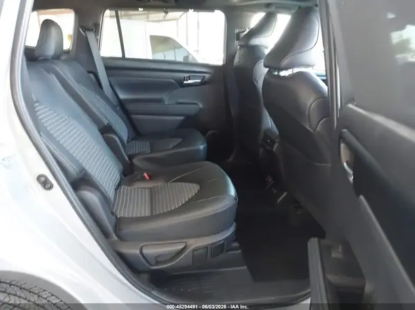 5TDKDRBH3SS590778 2025 TOYOTA HIGHLANDER - Image 8