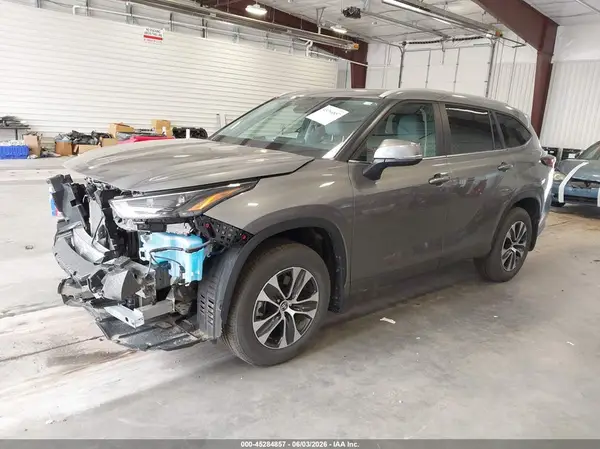 5TDKDRBH3SS593602 2025 TOYOTA HIGHLANDER - Image 2