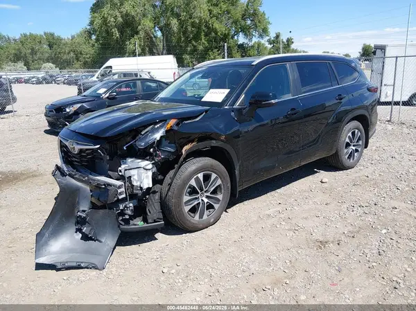 5TDKDRBH3TS604504 2026 TOYOTA HIGHLANDER - Image 2