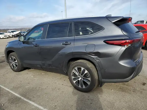 5TDKDRBH4PS010929 2023 TOYOTA HIGHLANDER - Image 2