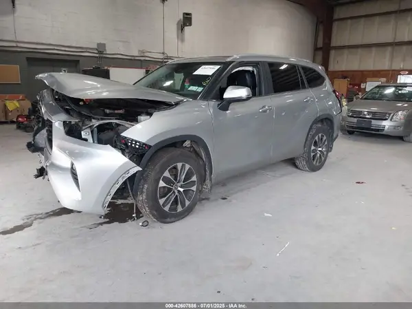 5TDKDRBH4PS012227 2023 TOYOTA HIGHLANDER - Image 2