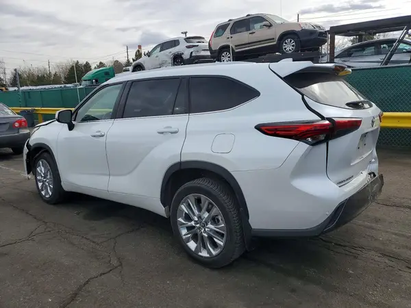 5TDKDRBH4PS012728 2023 TOYOTA HIGHLANDER - Image 2