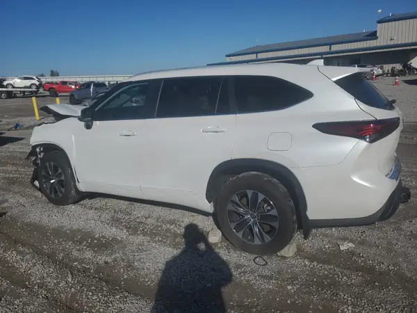 5TDKDRBH4PS023437 2023 TOYOTA HIGHLANDER - Image 2