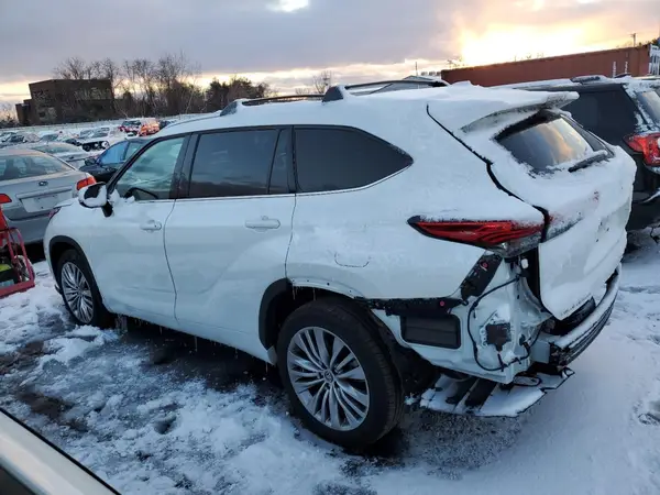 5TDKDRBH4PS025236 2023 TOYOTA HIGHLANDER - Image 2