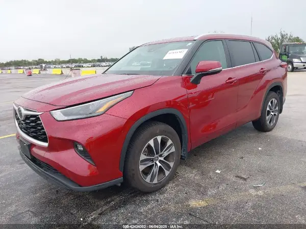 5TDKDRBH4PS031327 2023 TOYOTA HIGHLANDER - Image 2