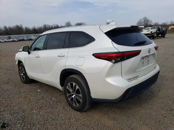 5TDKDRBH4PS034521 2023 TOYOTA HIGHLANDER - Image 2