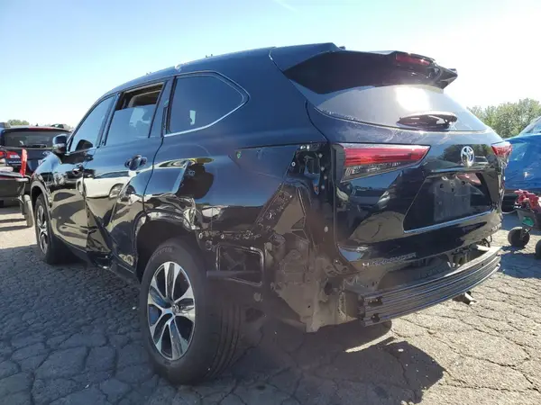 5TDKDRBH4PS035720 2023 TOYOTA HIGHLANDER - Image 2