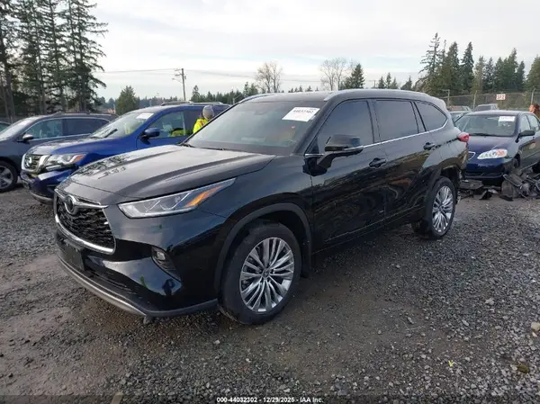 5TDKDRBH4PS038908 2023 TOYOTA HIGHLANDER - Image 2