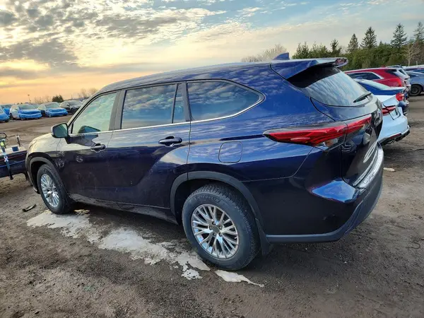 5TDKDRBH4PS048211 2023 TOYOTA HIGHLANDER - Image 2