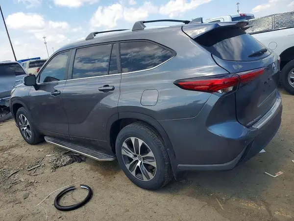 5TDKDRBH4PS503607 2023 TOYOTA HIGHLANDER - Image 2
