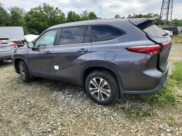 5TDKDRBH4PS503705 2023 TOYOTA HIGHLANDER - Image 2