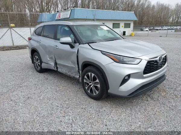 5TDKDRBH4PS516082 2023 TOYOTA HIGHLANDER - Image 1