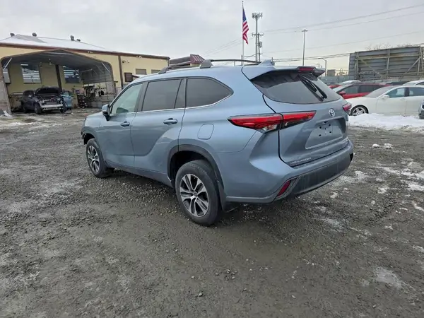 5TDKDRBH4PS516938 2023 TOYOTA HIGHLANDER - Image 2