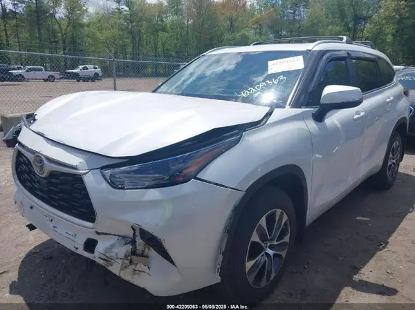 5TDKDRBH4PS520231 2023 TOYOTA HIGHLANDER - Image 2