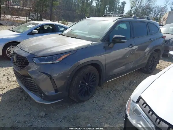 5TDKDRBH4RS530311 2024 TOYOTA HIGHLANDER - Image 2