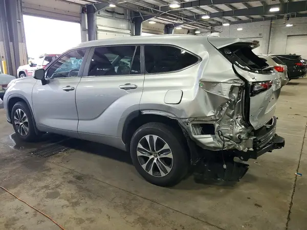 5TDKDRBH4RS534617 2024 TOYOTA HIGHLANDER - Image 2
