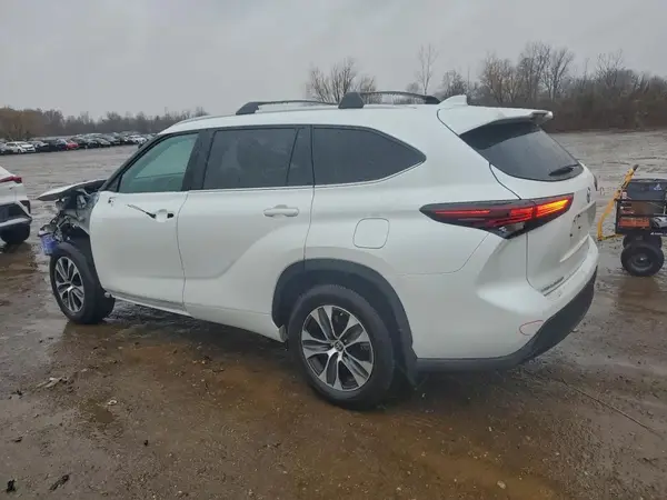 5TDKDRBH4RS537968 2024 TOYOTA HIGHLANDER - Image 2