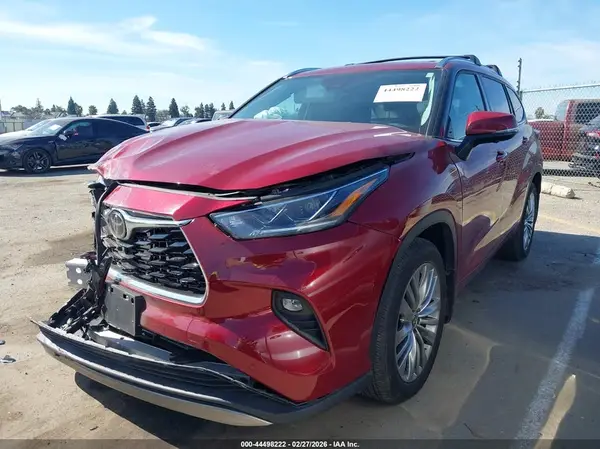 5TDKDRBH4RS548761 2024 TOYOTA HIGHLANDER - Image 2