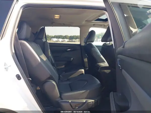 5TDKDRBH4RS550977 2024 TOYOTA HIGHLANDER - Image 8