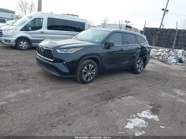 5TDKDRBH4RS561512 2024 TOYOTA HIGHLANDER - Image 2
