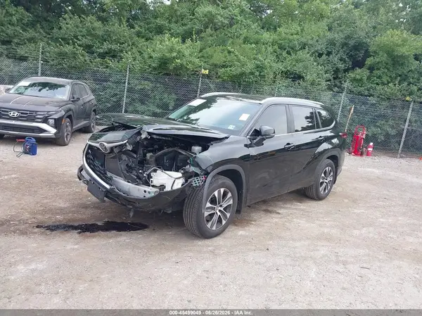 5TDKDRBH4RS566838 2024 TOYOTA HIGHLANDER - Image 2