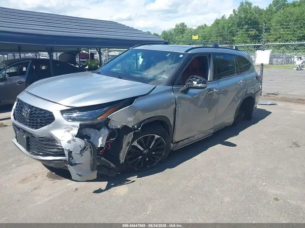 5TDKDRBH4RS569786 2024 TOYOTA HIGHLANDER - Image 2