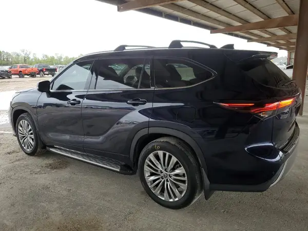 5TDKDRBH4SS575755 2025 TOYOTA HIGHLANDER - Image 2