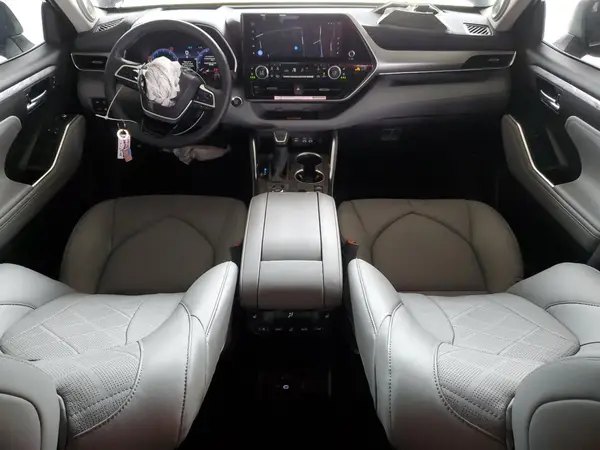 5TDKDRBH4SS575755 2025 TOYOTA HIGHLANDER - Image 8