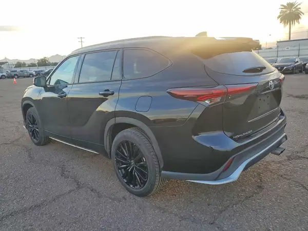 5TDKDRBH4SS578185 2025 TOYOTA HIGHLANDER - Image 2