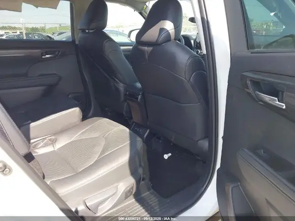 5TDKDRBH4SS581295 2025 TOYOTA HIGHLANDER - Image 8
