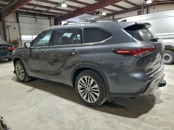 5TDKDRBH4SS586710 2025 TOYOTA HIGHLANDER - Image 2