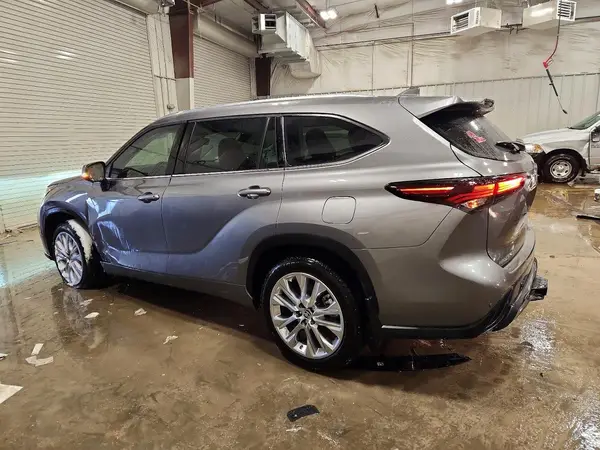5TDKDRBH4SS587548 2025 TOYOTA HIGHLANDER - Image 2