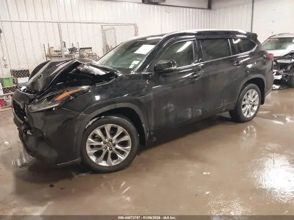 5TDKDRBH4SS589431 2025 TOYOTA HIGHLANDER - Image 2